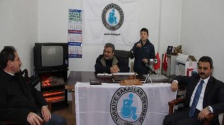 Vali Başk&ouml;y Ve K&uuml;lc&uuml;&rsquo;den Sakatlar Derneği&rsquo;ne Ziyaret
