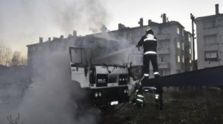 Tinerciler Tır Yaktı