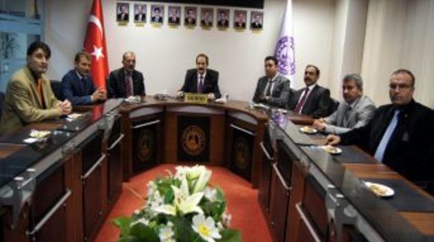 K&ouml;ksal: Taşınan Pankart Bizi De &Uuml;zd&uuml;