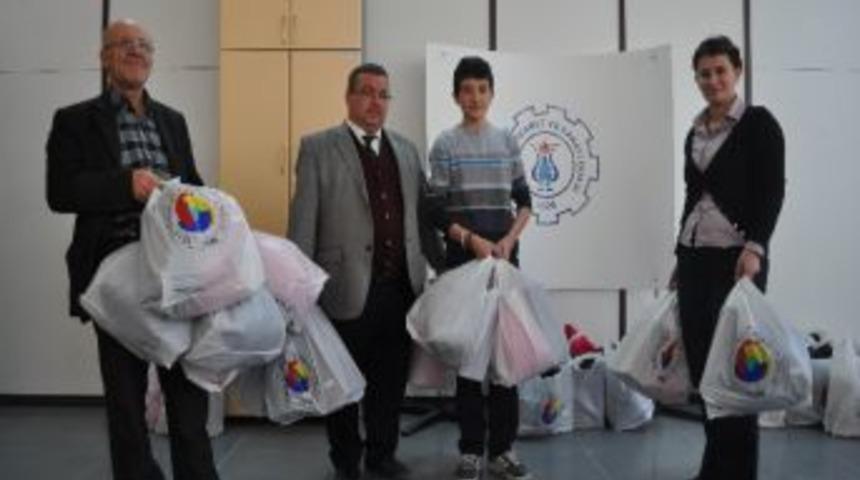 K&uuml;tahya'da 501 &Ouml;ğrenci Giyecek Yardımı