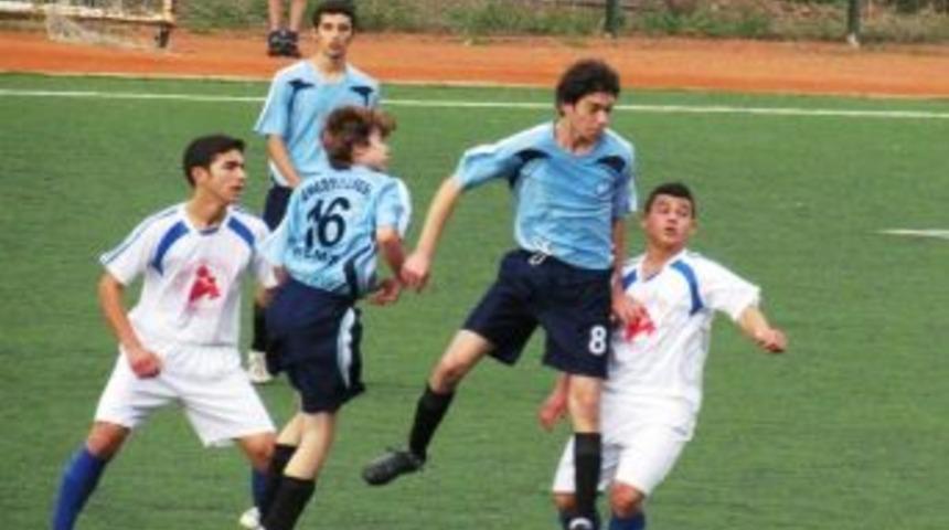 K&uuml;&ccedil;&uuml;kmenderes Havzası'ndaki Liselerin Futbolda Grup Ma&ccedil;ları Sona Erdi