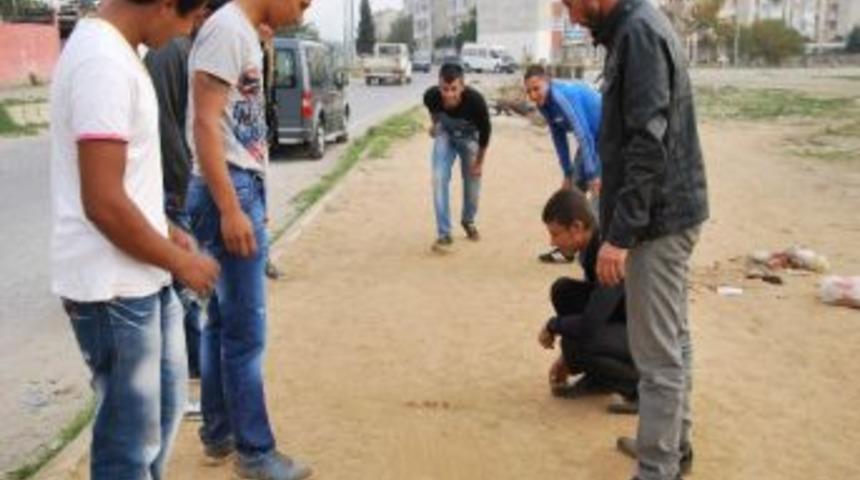 Eski &Ccedil;ocuk Oyunlarını, Aydın&rsquo;da Yetişkin İşsizler Oynamaya Başladı