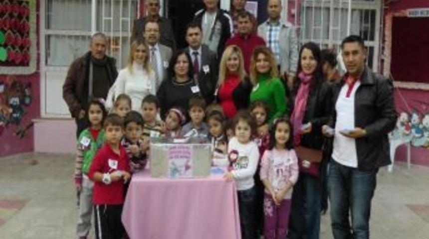 Minik Eller, Mavi Kapak Kampanyasına Destek Oldu