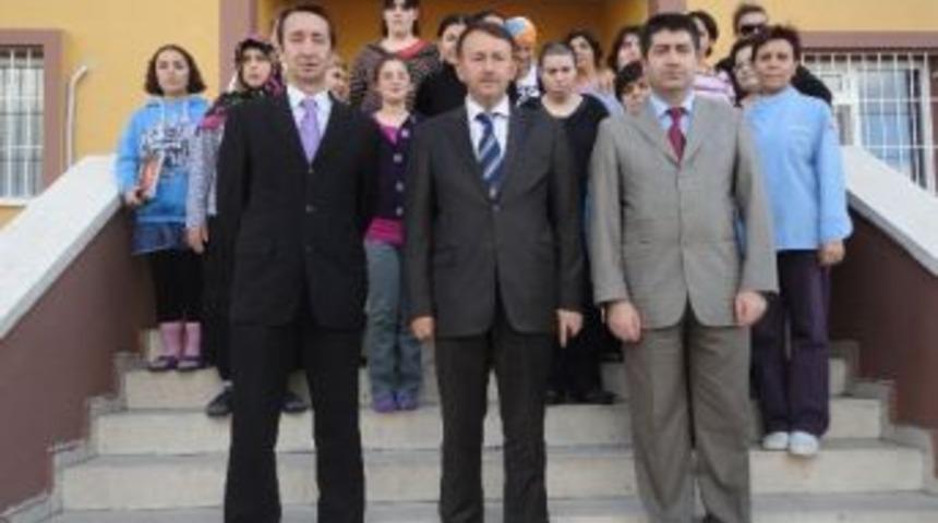 Başkan Karabalık Bakım Ve Rehabilitasyon Merkezini Ziyaret Etti