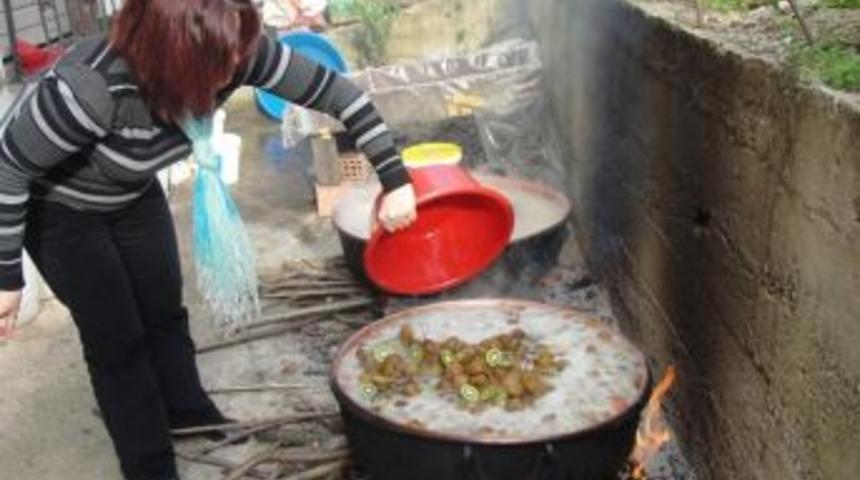 Giresun'da Kivi Pekmezi Yapımı