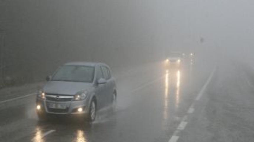 Bolu Dağında Sis Ve Yağış