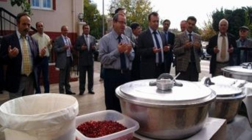 Aydın Sağlık M&uuml;d&uuml;rl&uuml;ğ&uuml;&rsquo;nden Geleneksel Aşure G&uuml;n&uuml; Etkinliği