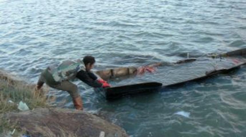 Lodos Dalyanı Patlattı, Tonlarca Balık Denize Ka&ccedil;tı