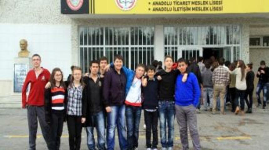 Serbest Kıyafete “reis”lik Yaptı