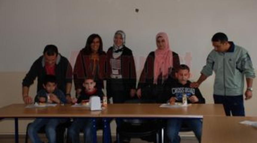 MHP'li bayanlar otistik &ouml;ğrencileri g&uuml;ld&uuml;rd&uuml;