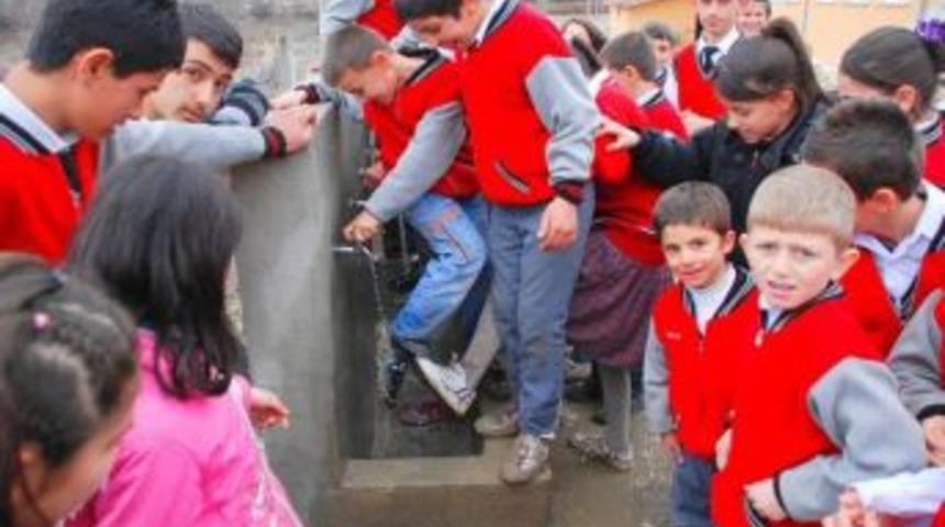 Osmancık'ta Okulların &Ccedil;evresi Yasaklandı