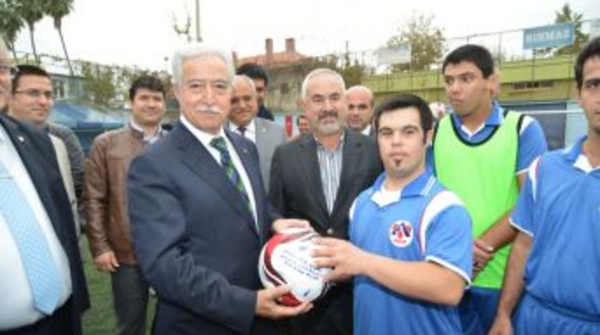 Engelliler'den futbol ma&ccedil;ı