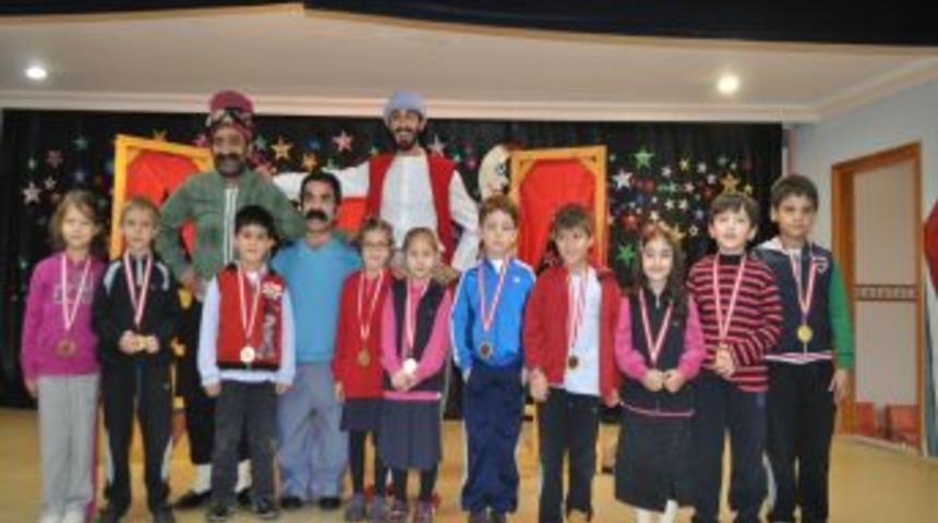 Abdullah Aymaz İlkokulu, İngilizce Derslerinde Başarıyı &Ouml;d&uuml;llerle Teşvik Ediyor