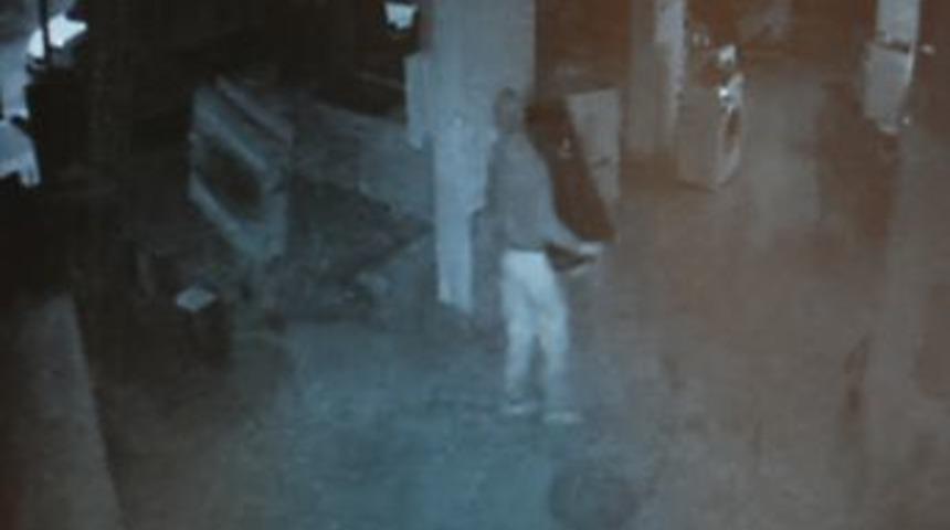 Dokuz Lcd Plazmayı Birka&ccedil; Dakikada &Ccedil;aldılar