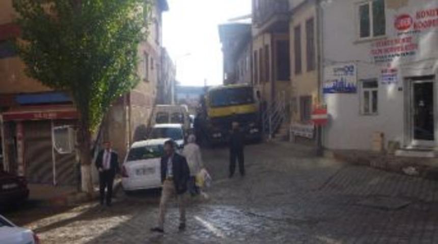 Bilecik'te S&uuml;r&uuml;c&uuml;lerin Kural İhlali Trafiği &Ccedil;ekilmez Hale Sokuyor