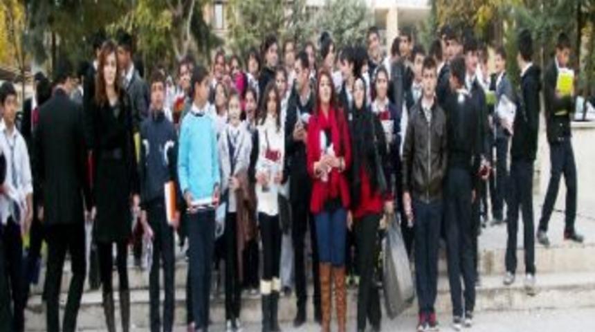 &Ouml;ğrencilerden Sokak Hayvanlarına &Ouml;rnek Destek