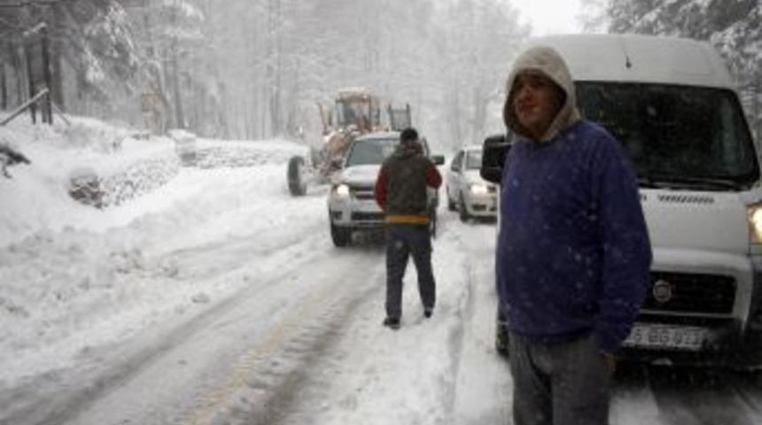 Uludağ'a Kar Yağdı, Ara&ccedil;lar Yollarda Kaldı