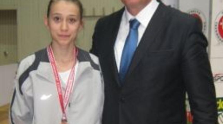 Asiye Nur Koyuncu&rsquo;dan B&uuml;y&uuml;k Başarı