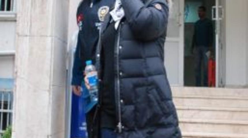 Markette Hırsızlık Yapan İki Kadın Yakalandı