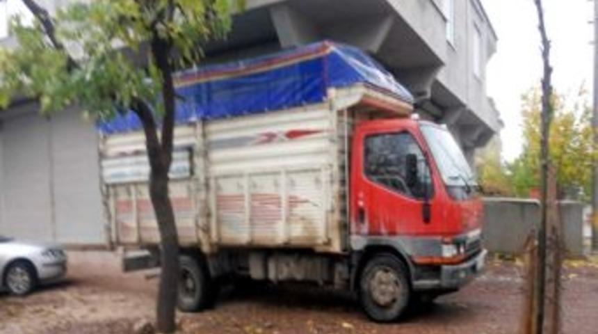 Kamyonet Hırsızları Yakalandı