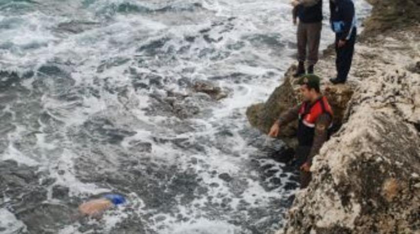 Denizde Erkek Cesedi Bulundu