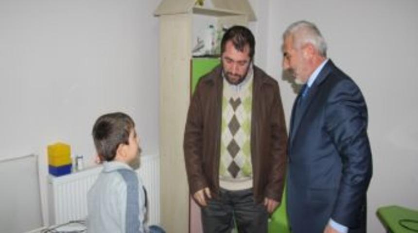 Yusuf El&ccedil;i, &Ouml;zel Uzmanlar Eğitim Ve Rehabilitasyon Merkezi&rsquo;ni Ziyaret Etti