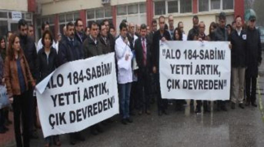 Sağlık &Ccedil;alışanları, "alo 184 Sabim" Hattını Protesto Etti