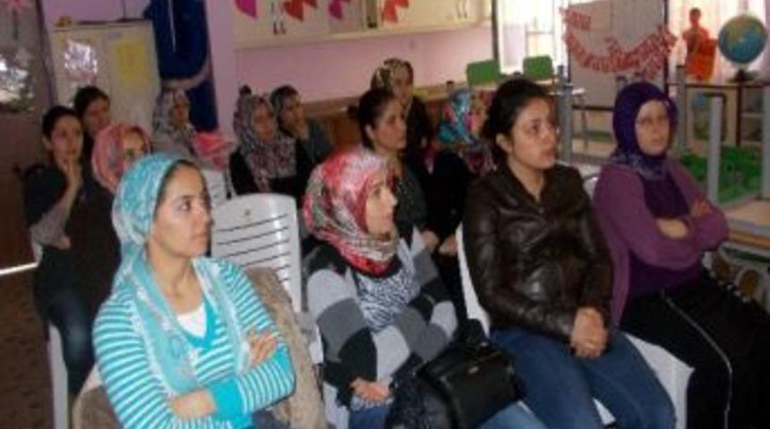 1 Nisan Anaokulu'nda Aile Eğitimi Seminerleri Devam Ediyor