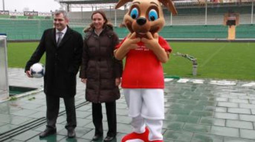 U20 D&uuml;nya Kupası I&ccedil;in FIFA Yetkilileri, Bursa Atat&uuml;rk Stadı'nı Inceledi