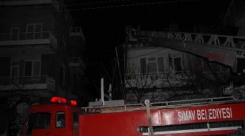 Simav&rsquo;da &Ccedil;atı Yangını
