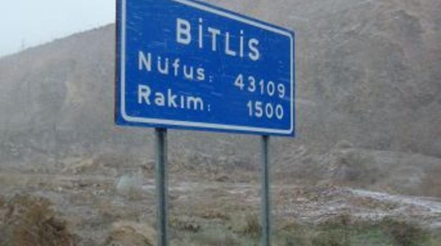 Bitlis&rsquo;e Yılın Ilk Karı Yağdı