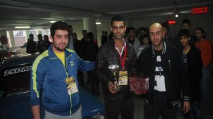 D&uuml;zce Garaj Show Yaptı, Katlı Otopark Canlandı