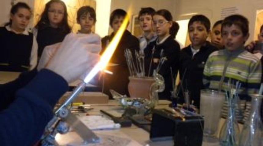 Nakıpoğlu Koleji &Ouml;ğrencileri Cam Eserler M&uuml;zesi'ni Ziyaret Etti