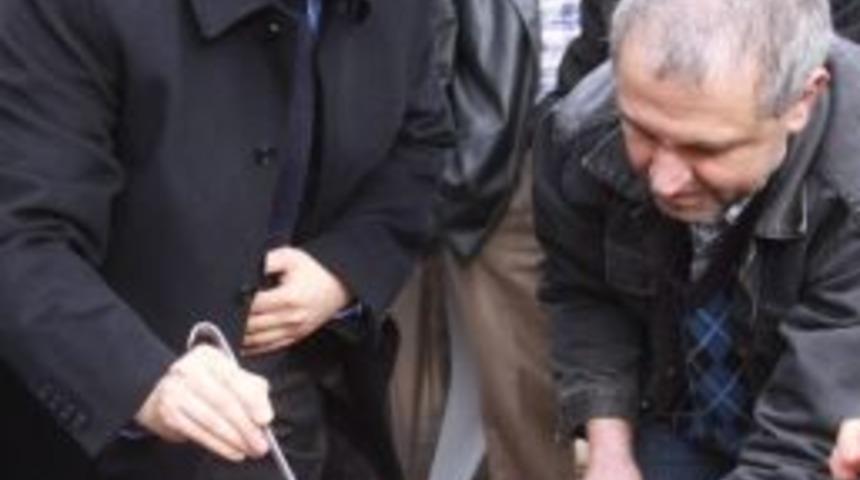 Saruhanlı Belediyesi Vatandaşa Aşure Dağıttı