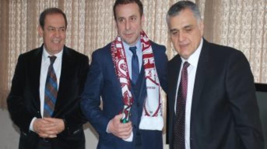 Milli Takım Teknik Direkt&ouml;r&uuml; Avcı, Hatay&rsquo;da