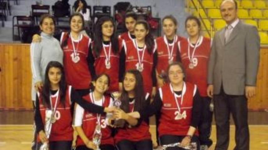 Gonca Anadolu Lisesi Basketbol Takımı Il Ikincisi Oldu