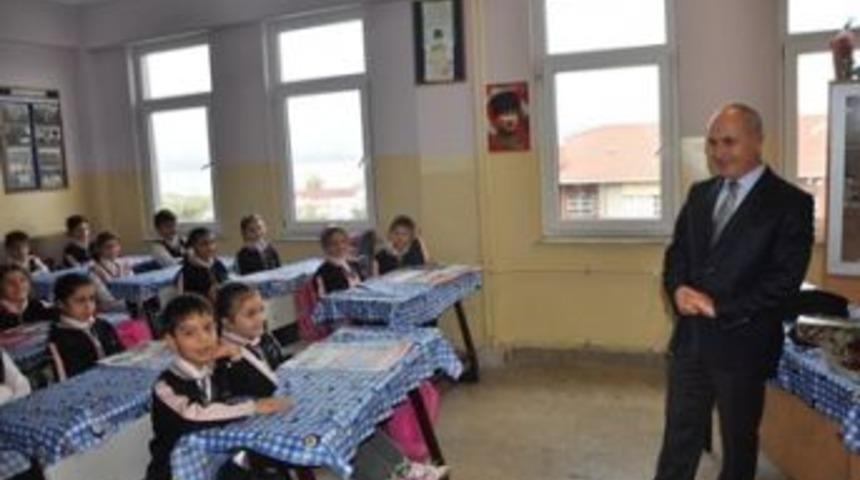 Başkan Akg&uuml;n okul gezilerine başladı