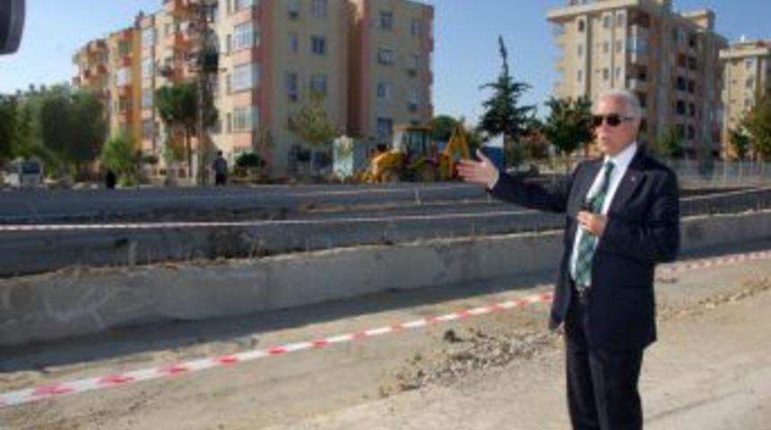 B&uuml;y&uuml;kşehir'in Y&uuml;reğir'deki 3 K&ouml;pr&uuml; Inşaatı Devam Ediyor