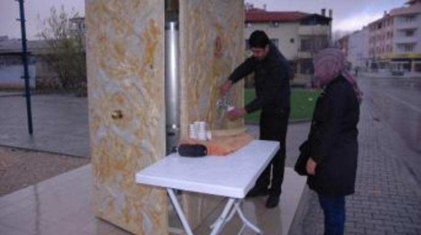 Bu &Ccedil;eşmeden Su Yerine &Ccedil;orba Akıyor