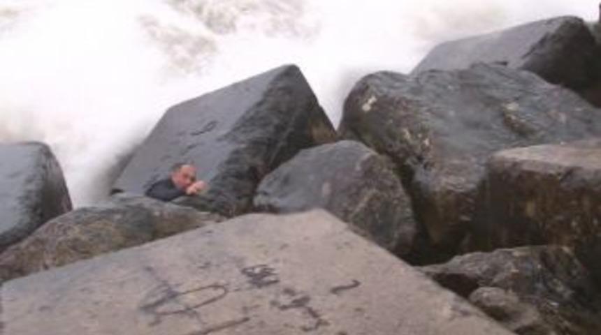 Dalgaların Yuttuğu Kurtarma Personelinin Son Anları