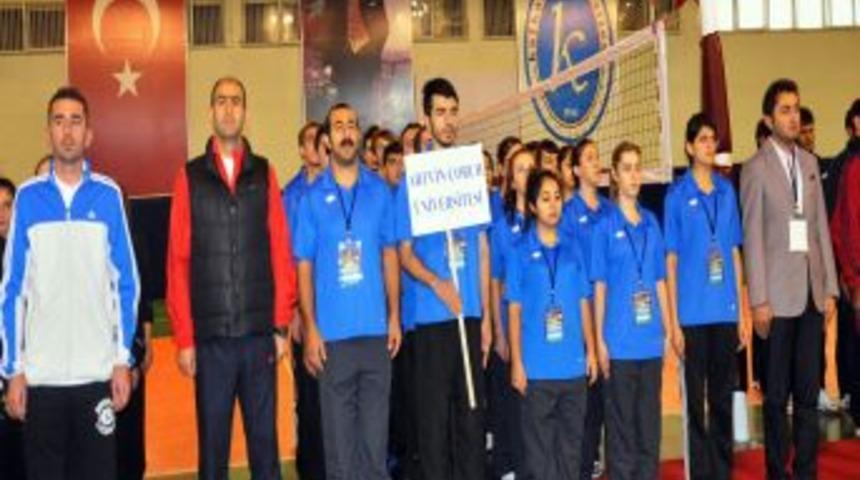 Kars&rsquo;ta &Uuml;niversiteler Arası Voleybol Turnuvası Başladı