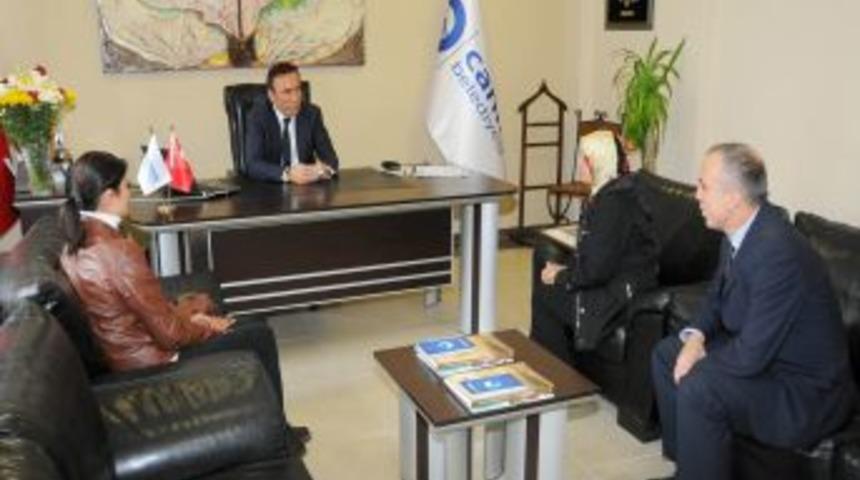 Canik Belediyesi 'Hayvan Hakları El Kitap&ccedil;ığı'nın &Uuml;&ccedil;&uuml;nc&uuml; Baskısını Yaptı