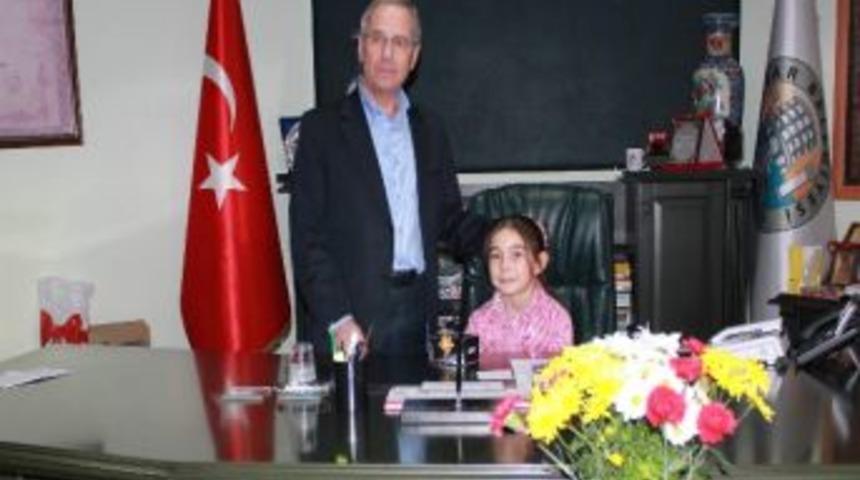 Minik Ayşe&rsquo;den Engellilere Destek