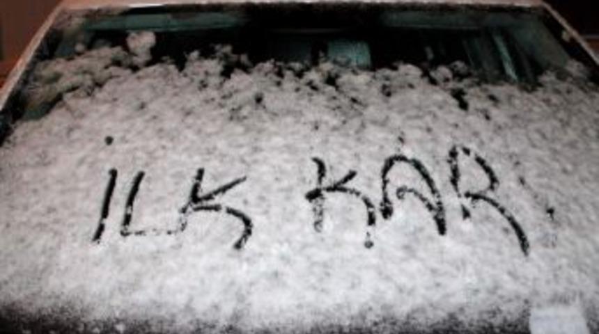 Sivas&rsquo;a Mevsimin İlk Karı D&uuml;şt&uuml;