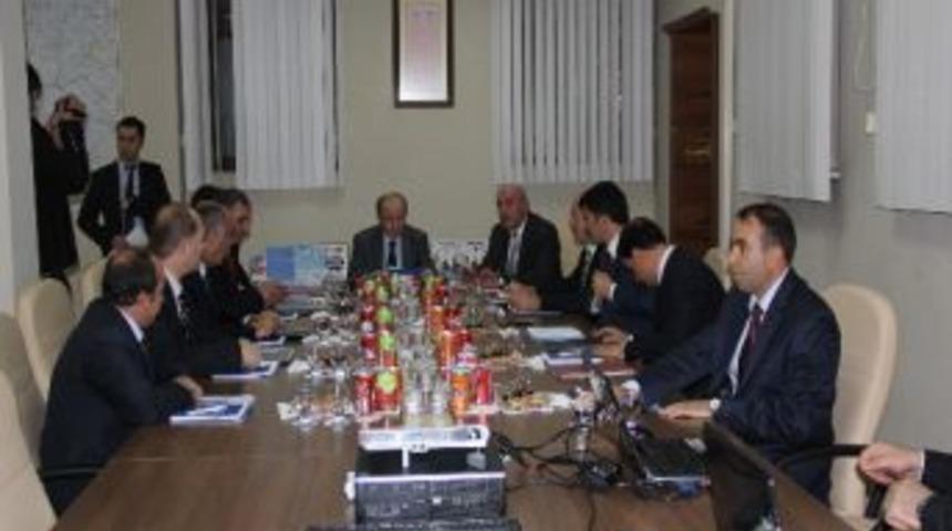 Erzurum Valisi &Ouml;zt&uuml;rk, Kudaka Y&ouml;netim Kurulu Başkanlığını Bayburt Valisi İpek&rsquo;e Devretti