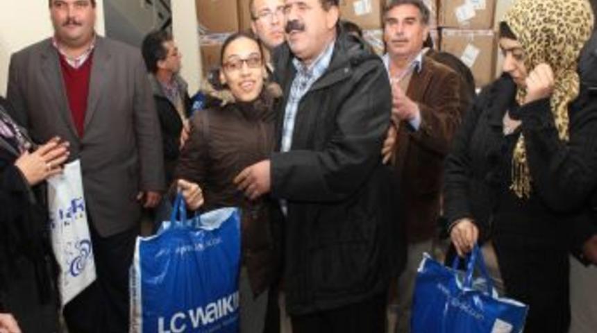 G&ouml;rme Engellilere Kılık-kıyafet Yardımı