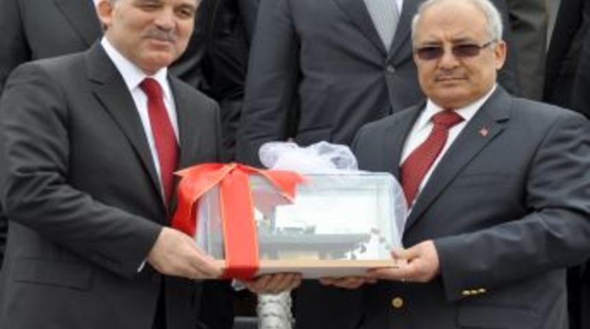 Cumhurbaşkanı G&uuml;l, Tarsus Belediye Başkanı Kocamaz'ı K&ouml;şke Davet Etti