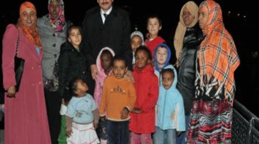 Keçiören Belediyesi Ve Keçiörenliler Derneği Aşure Dağıttı