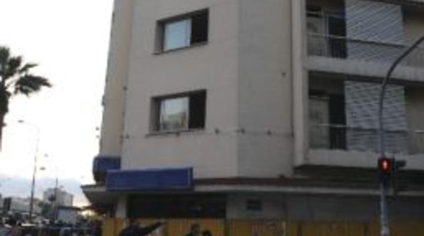 İzmir'de Ş&uuml;pheli Paket Paniği