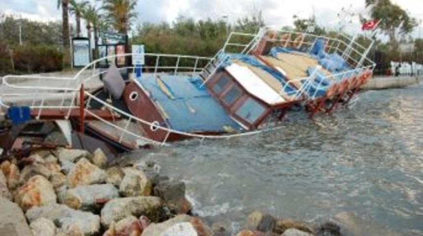 150 Bin Tl'lik Tekne Kullanılamaz Hale Geldi